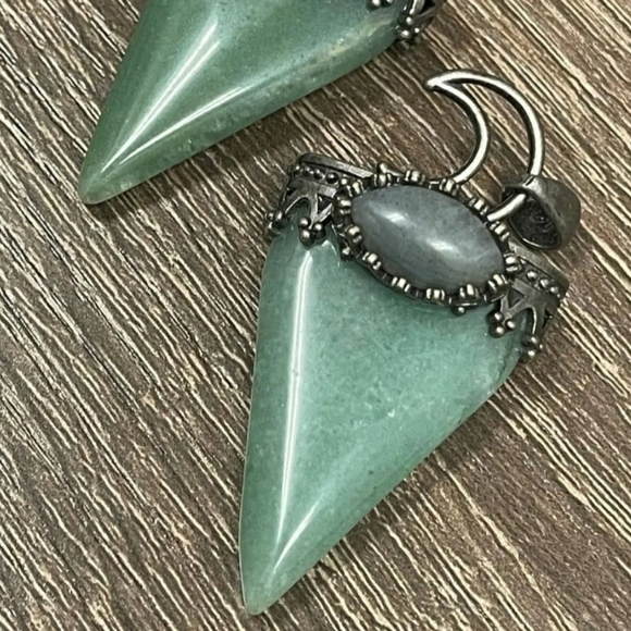 Aventurine and Labradorite Moon triangle point pendant with necklace - Picture 2 of 3